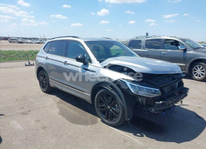2022 Volkswagen Tiguan 2.0T SE R-LINE BLACK (VIN 3VVCB7AX2NM003645) main photo