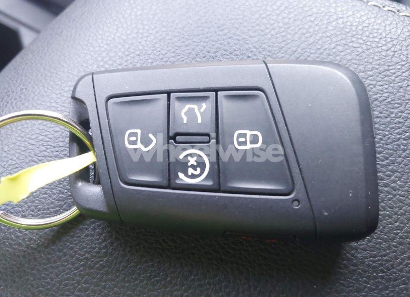 Photo 11 of 2022 Volkswagen Tiguan 2.0T SE R-LINE BLACK (VIN 3VVCB7AX2NM003645)