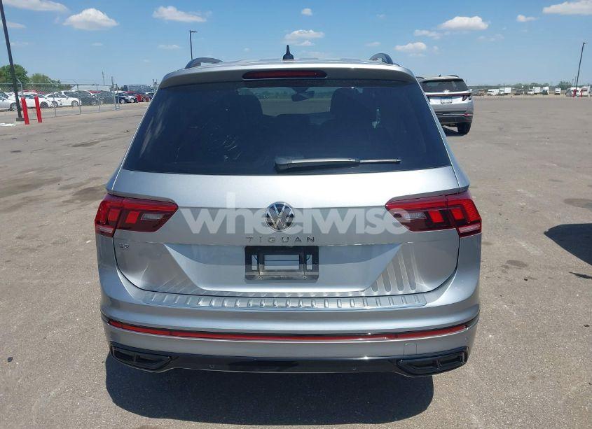 Photo 16 of 2022 Volkswagen Tiguan 2.0T SE R-LINE BLACK (VIN 3VVCB7AX2NM003645)