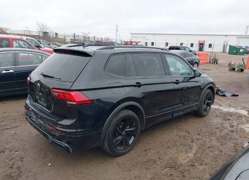 Photo 4 of 2023 Volkswagen Tiguan 2.0T SE R-LINE BLACK (VIN 3VVCB7AX2PM074606)