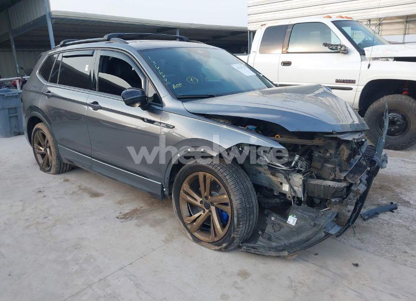 2023 Volkswagen Tiguan 2.0T SE R-LINE BLACK (VIN 3VVCB7AX2PM107104) main photo