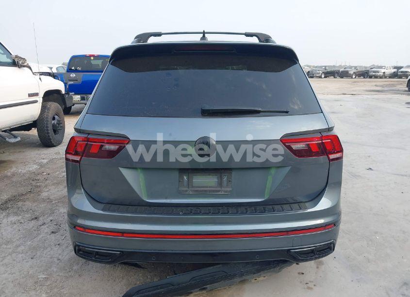 Photo 17 of 2023 Volkswagen Tiguan 2.0T SE R-LINE BLACK (VIN 3VVCB7AX2PM107104)