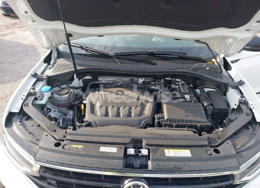 Photo 10 of 2023 Volkswagen Tiguan 2.0T SE R-LINE BLACK (VIN 3VVCB7AX2PM128289)