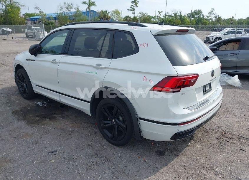 Photo 3 of 2023 Volkswagen Tiguan 2.0T SE R-LINE BLACK (VIN 3VVCB7AX2PM128289)