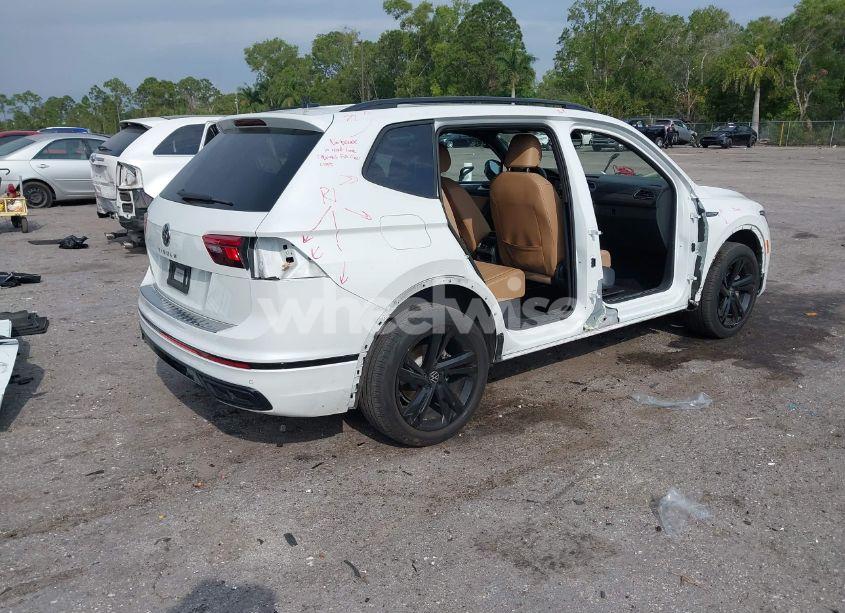 Photo 4 of 2023 Volkswagen Tiguan 2.0T SE R-LINE BLACK (VIN 3VVCB7AX2PM128289)