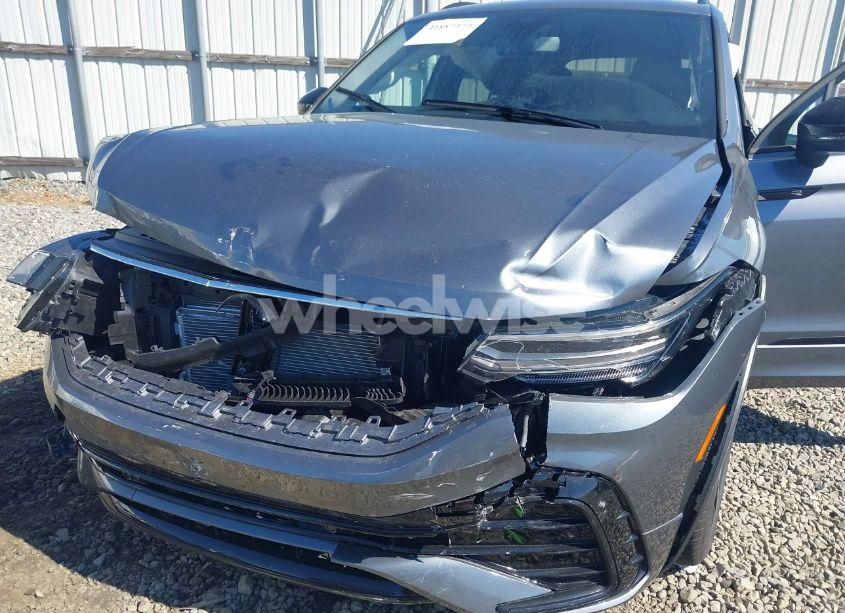 Photo 6 of 2024 Volkswagen Tiguan 2.0T SE R-LINE BLACK (VIN 3VVCB7AX2RM114556)