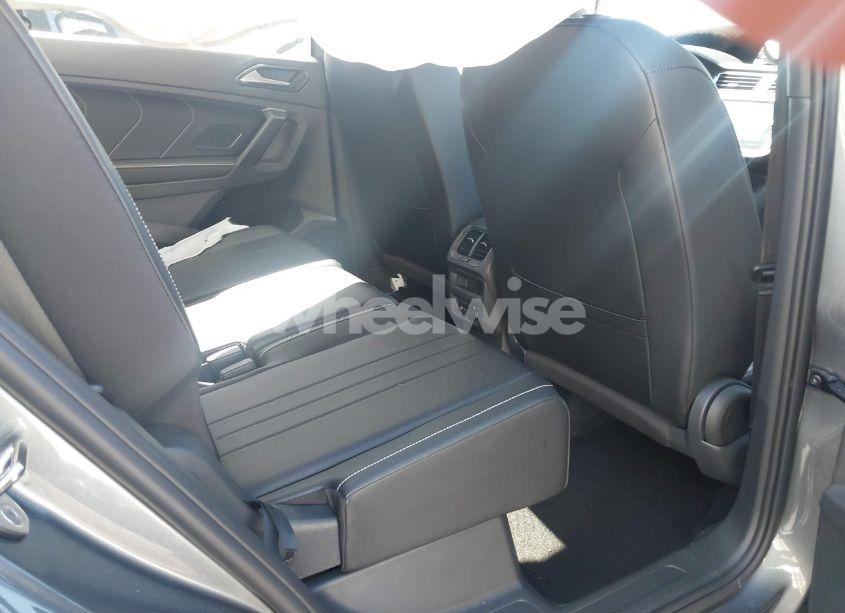 Photo 8 of 2024 Volkswagen Tiguan 2.0T SE R-LINE BLACK (VIN 3VVCB7AX2RM114556)