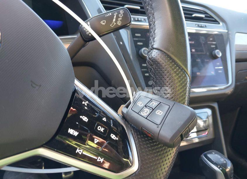 Photo 11 of 2022 Volkswagen Tiguan 2.0T SE R-LINE BLACK (VIN 3VVCB7AX3NM009759)