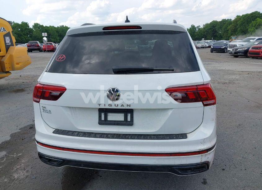 Photo 16 of 2022 Volkswagen Tiguan 2.0T SE R-LINE BLACK (VIN 3VVCB7AX3NM009759)