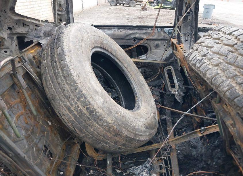 Photo 8 of 2022 Volkswagen Tiguan 2.0T SE R-LINE BLACK (VIN 3VVCB7AX4NM110373)