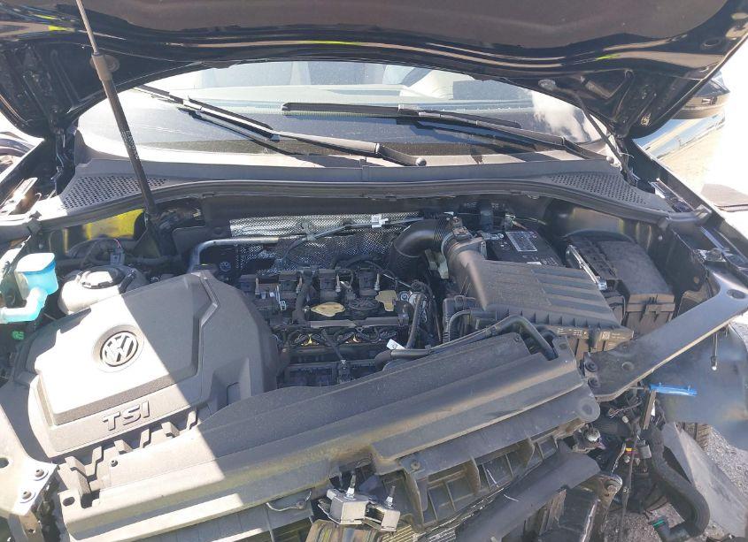 Photo 10 of 2023 Volkswagen Tiguan 2.0T SE R-LINE BLACK (VIN 3VVCB7AX4PM082657)