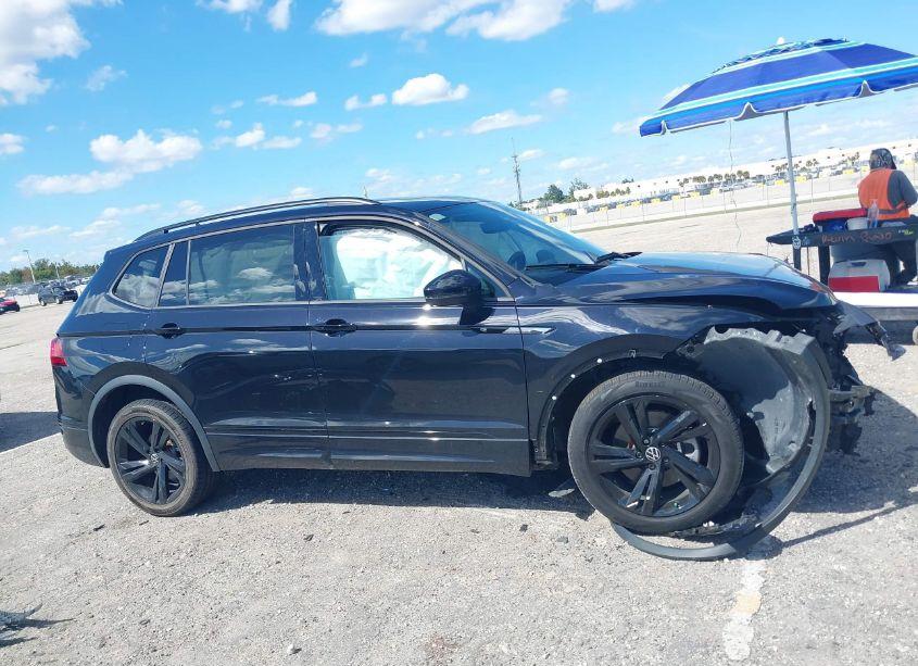 Photo 14 of 2023 Volkswagen Tiguan 2.0T SE R-LINE BLACK (VIN 3VVCB7AX4PM082657)