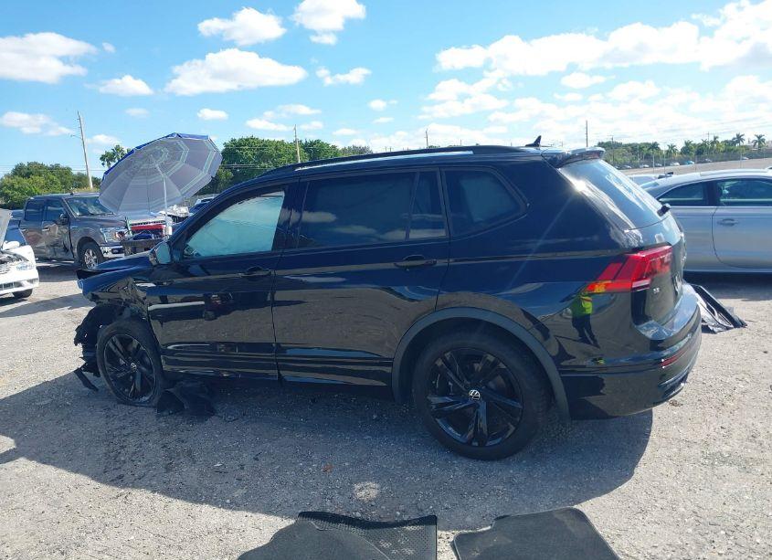 Photo 15 of 2023 Volkswagen Tiguan 2.0T SE R-LINE BLACK (VIN 3VVCB7AX4PM082657)