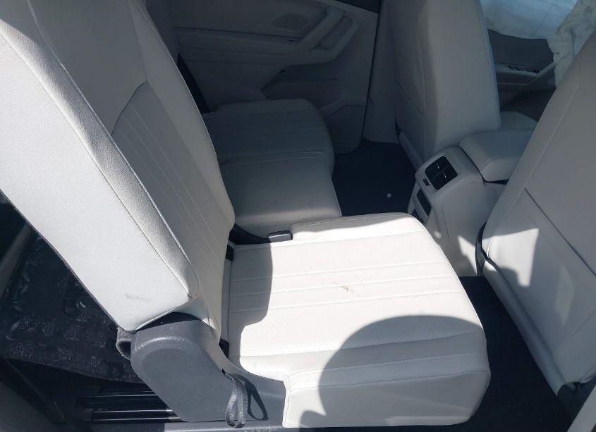 Photo 8 of 2023 Volkswagen Tiguan 2.0T SE R-LINE BLACK (VIN 3VVCB7AX4PM082657)