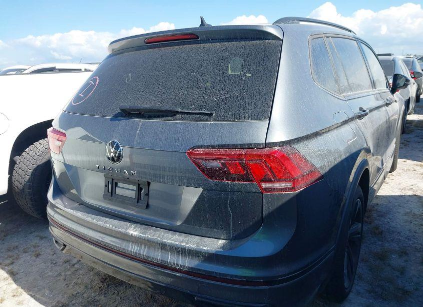 Photo 4 of 2023 Volkswagen Tiguan 2.0T SE R-LINE BLACK (VIN 3VVCB7AX6PM120535)