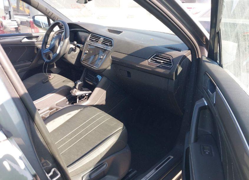 Photo 5 of 2023 Volkswagen Tiguan 2.0T SE R-LINE BLACK (VIN 3VVCB7AX6PM120535)