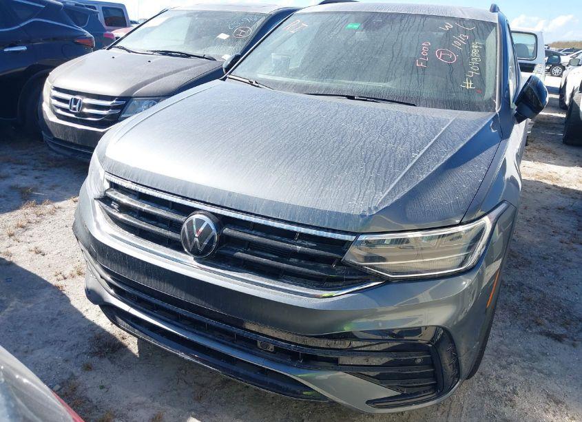 Photo 6 of 2023 Volkswagen Tiguan 2.0T SE R-LINE BLACK (VIN 3VVCB7AX6PM120535)