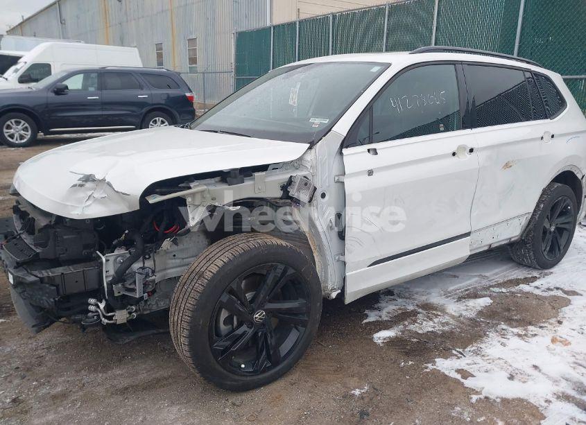 Photo 6 of 2023 Volkswagen Tiguan 2.0T SE R-LINE BLACK (VIN 3VVCB7AX6PM132085)