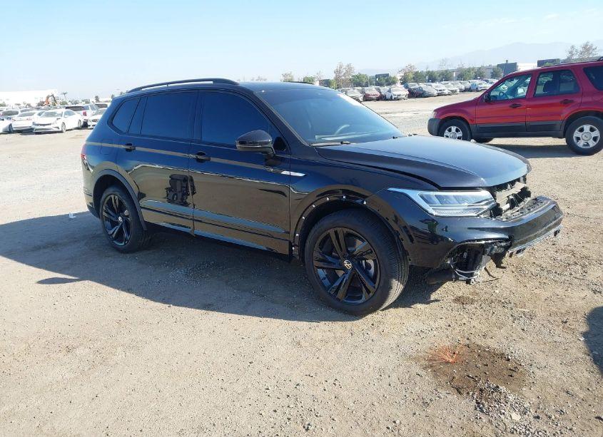 2024 Volkswagen Tiguan 2.0T SE R-LINE BLACK (VIN 3VVCB7AX6RM129075) main photo