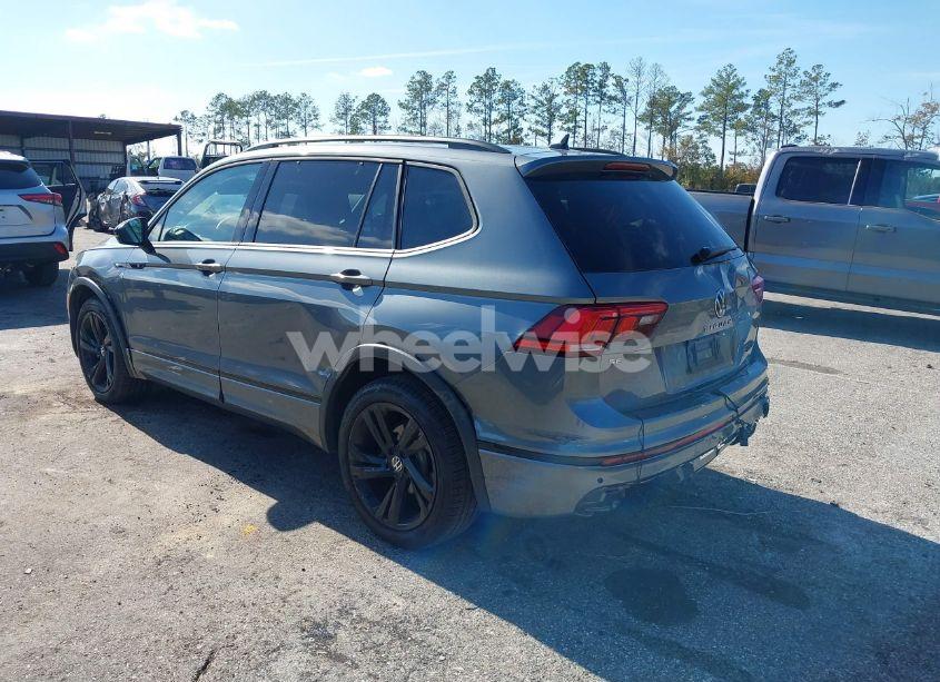 Photo 3 of 2023 Volkswagen Tiguan 2.0T SE R-LINE BLACK (VIN 3VVCB7AX7PM132001)
