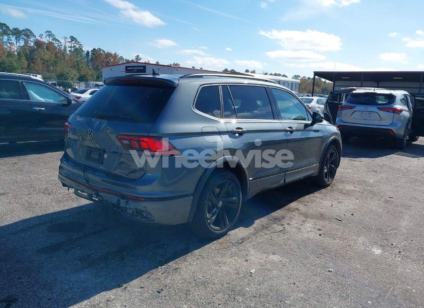 Photo 4 of 2023 Volkswagen Tiguan 2.0T SE R-LINE BLACK (VIN 3VVCB7AX7PM132001)