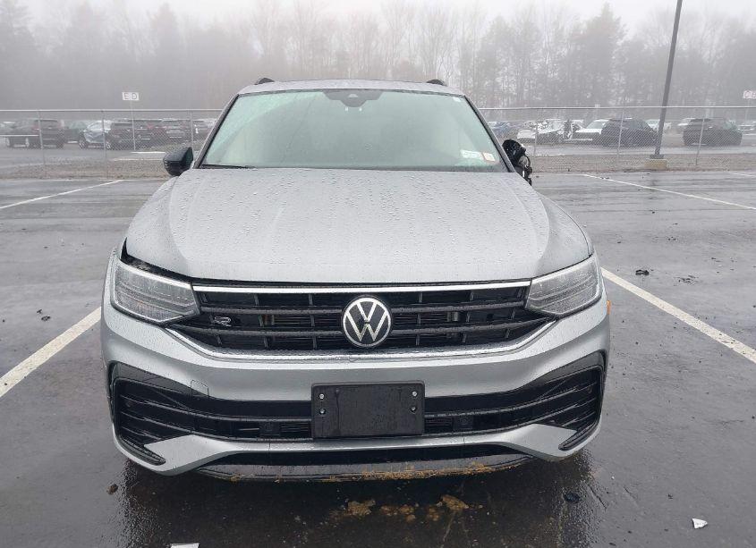 Photo 12 of 2024 Volkswagen Tiguan 2.0T SE R-LINE BLACK (VIN 3VVCB7AX7RM010399)
