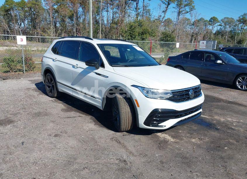 2024 Volkswagen Tiguan 2.0T SE R-LINE BLACK (VIN 3VVCB7AX7RM056251) main photo