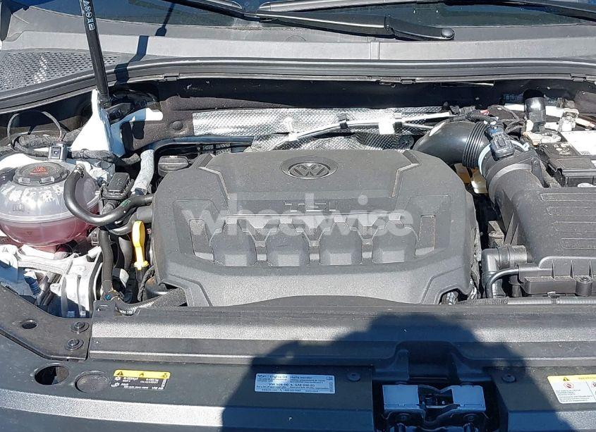 Photo 10 of 2024 Volkswagen Tiguan 2.0T SE R-LINE BLACK (VIN 3VVCB7AX7RM056251)