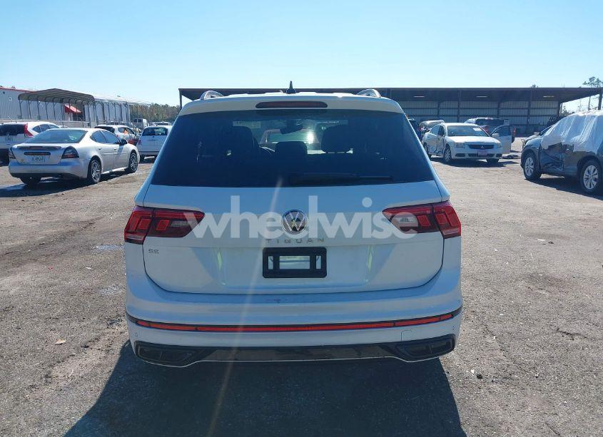 Photo 16 of 2024 Volkswagen Tiguan 2.0T SE R-LINE BLACK (VIN 3VVCB7AX7RM056251)