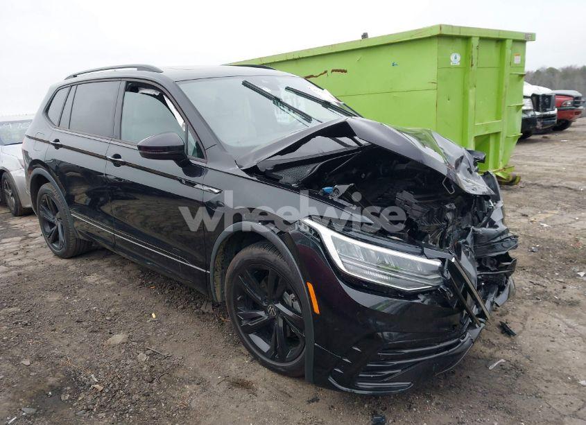 2024 Volkswagen Tiguan 2.0T SE R-LINE BLACK (VIN 3VVCB7AX7RM058145) main photo