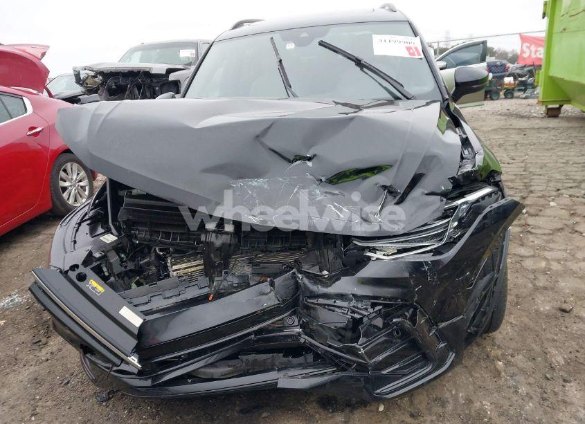 Photo 12 of 2024 Volkswagen Tiguan 2.0T SE R-LINE BLACK (VIN 3VVCB7AX7RM058145)