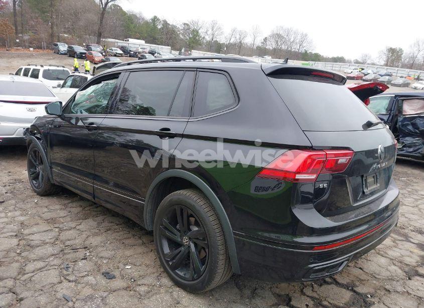 Photo 3 of 2024 Volkswagen Tiguan 2.0T SE R-LINE BLACK (VIN 3VVCB7AX7RM058145)
