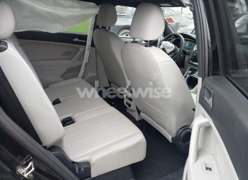 Photo 8 of 2024 Volkswagen Tiguan 2.0T SE R-LINE BLACK (VIN 3VVCB7AX7RM058145)