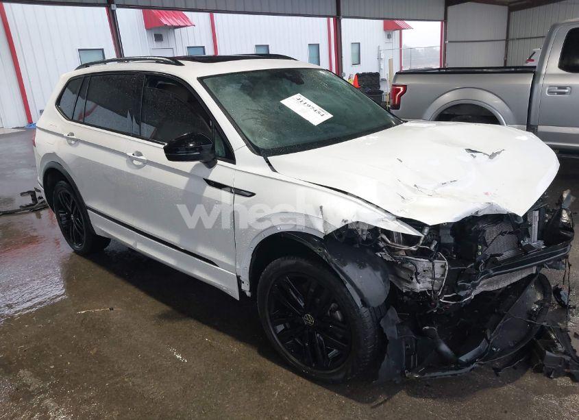 2022 Volkswagen Tiguan 2.0T SE R-LINE BLACK (VIN 3VVCB7AX8NM139424) main photo