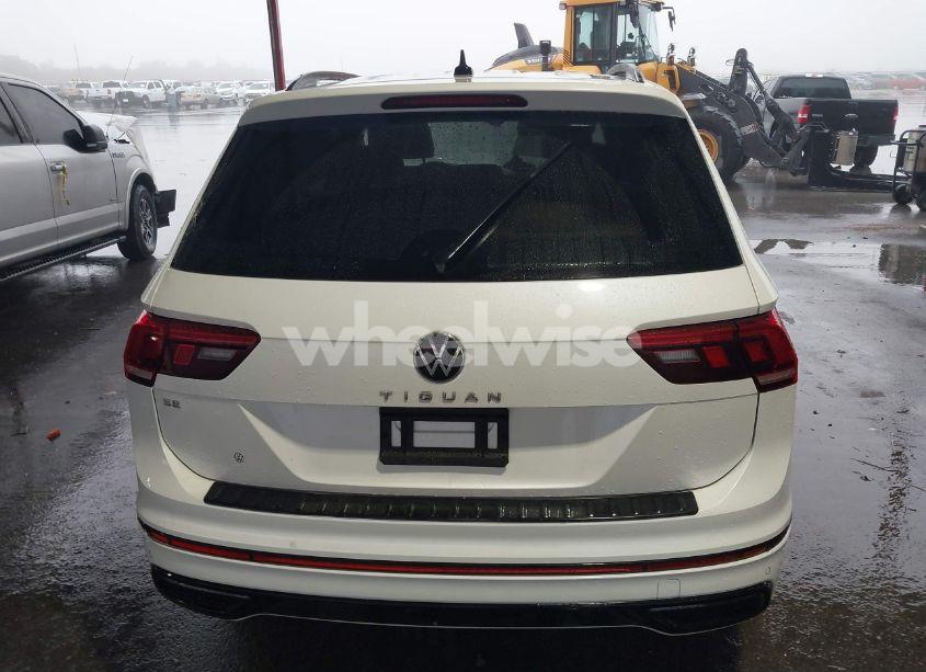 Photo 16 of 2022 Volkswagen Tiguan 2.0T SE R-LINE BLACK (VIN 3VVCB7AX8NM139424)