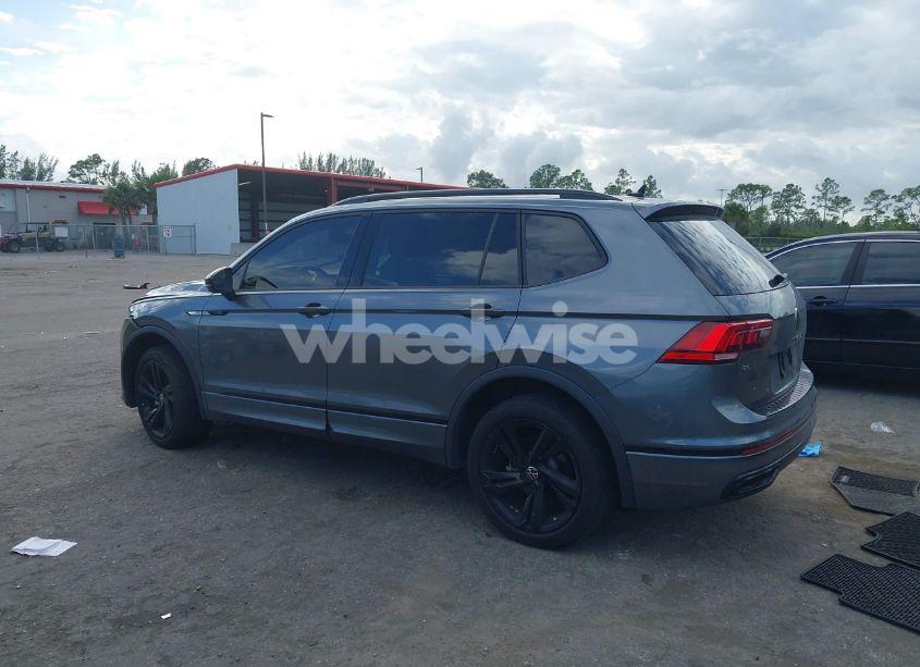 Photo 14 of 2023 Volkswagen Tiguan 2.0T SE R-LINE BLACK (VIN 3VVCB7AX8PM039567)
