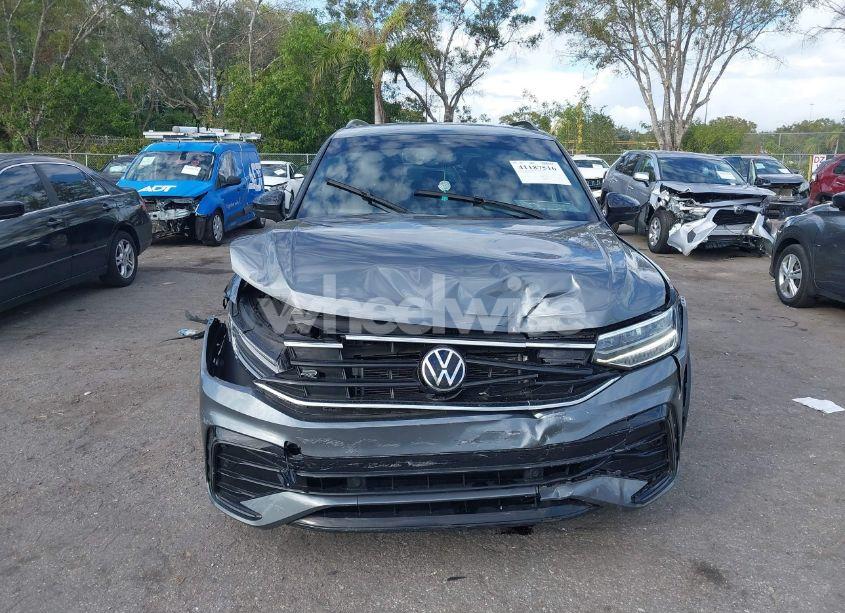 Photo 6 of 2023 Volkswagen Tiguan 2.0T SE R-LINE BLACK (VIN 3VVCB7AX8PM039567)