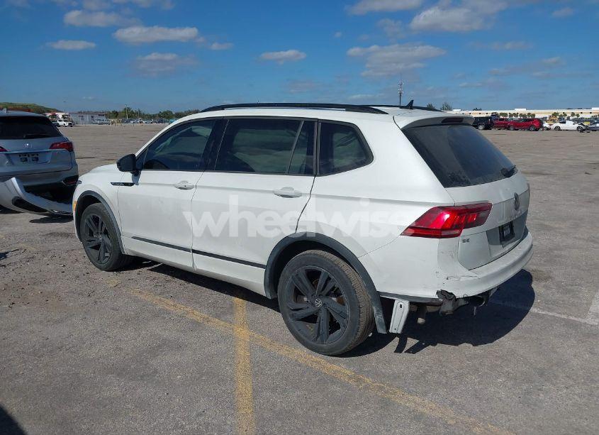 Photo 3 of 2024 Volkswagen Tiguan (VIN 3VVCB7AX8RM064505)