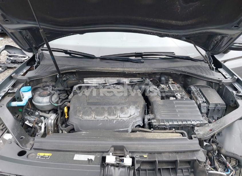 Photo 10 of 2022 Volkswagen Tiguan 2.0T SE R-LINE BLACK (VIN 3VVCB7AX9NM014741)