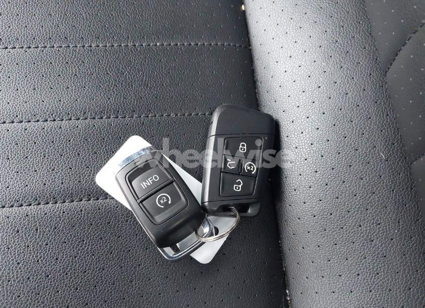 Photo 11 of 2022 Volkswagen Tiguan 2.0T SE R-LINE BLACK (VIN 3VVCB7AX9NM014741)