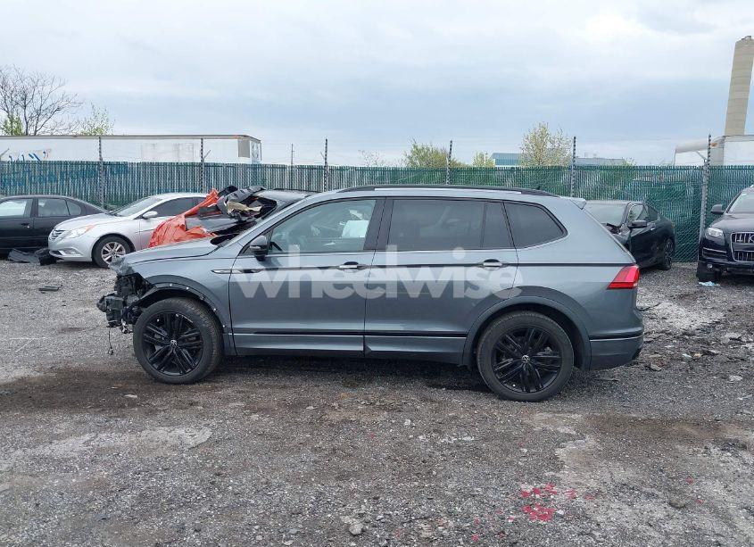 Photo 15 of 2022 Volkswagen Tiguan 2.0T SE R-LINE BLACK (VIN 3VVCB7AX9NM014741)
