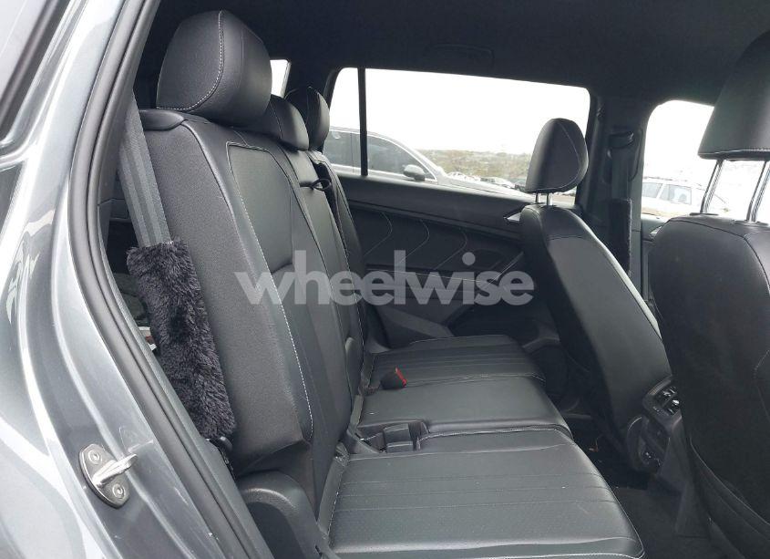 Photo 8 of 2022 Volkswagen Tiguan 2.0T SE R-LINE BLACK (VIN 3VVCB7AX9NM014741)