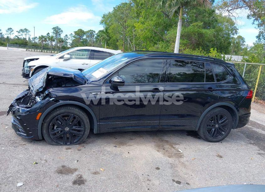 Photo 14 of 2022 Volkswagen Tiguan 2.0T SE R-LINE BLACK (VIN 3VVCB7AX9NM054351)