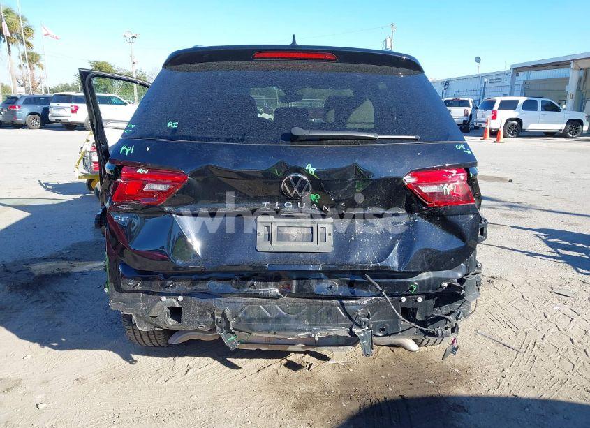 Photo 16 of 2022 Volkswagen Tiguan 2.0T SE R-LINE BLACK (VIN 3VVCB7AX9NM162825)