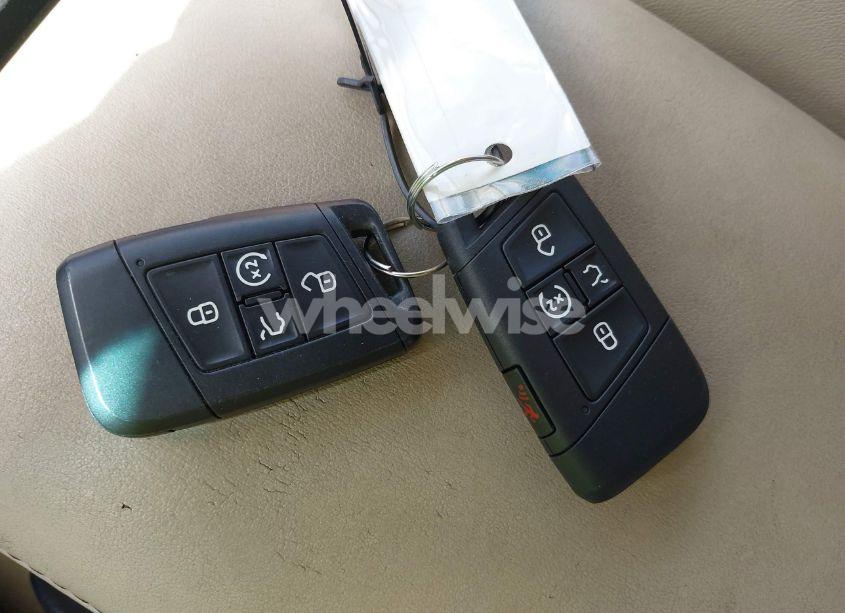 Photo 11 of 2022 Volkswagen Tiguan 2.0T SE R-LINE BLACK (VIN 3VVCB7AX9NM165109)