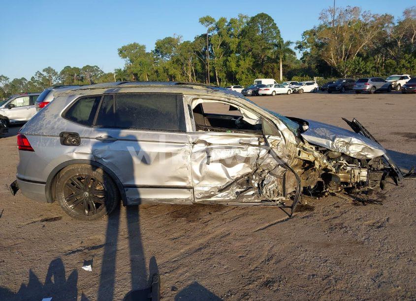 Photo 14 of 2022 Volkswagen Tiguan 2.0T SE R-LINE BLACK (VIN 3VVCB7AX9NM165109)