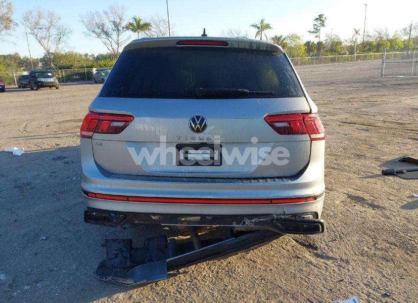Photo 17 of 2022 Volkswagen Tiguan 2.0T SE R-LINE BLACK (VIN 3VVCB7AX9NM165109)