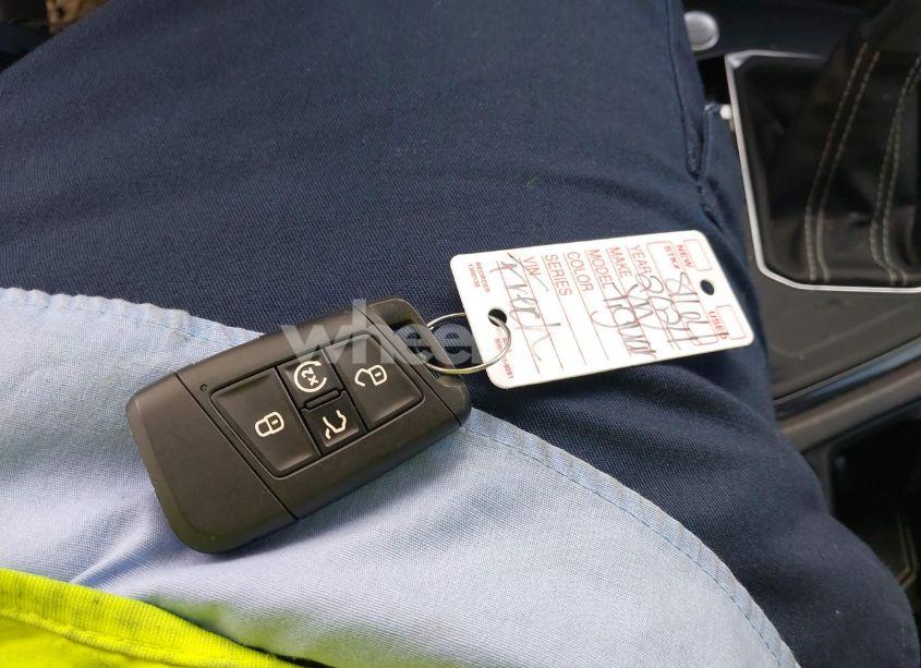 Photo 11 of 2024 Volkswagen Tiguan 2.0T SE R-LINE BLACK (VIN 3VVCB7AX9RM023106)