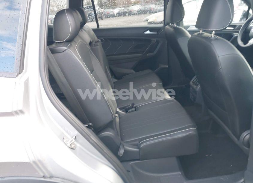 Photo 8 of 2024 Volkswagen Tiguan 2.0T SE R-LINE BLACK (VIN 3VVCB7AX9RM023106)