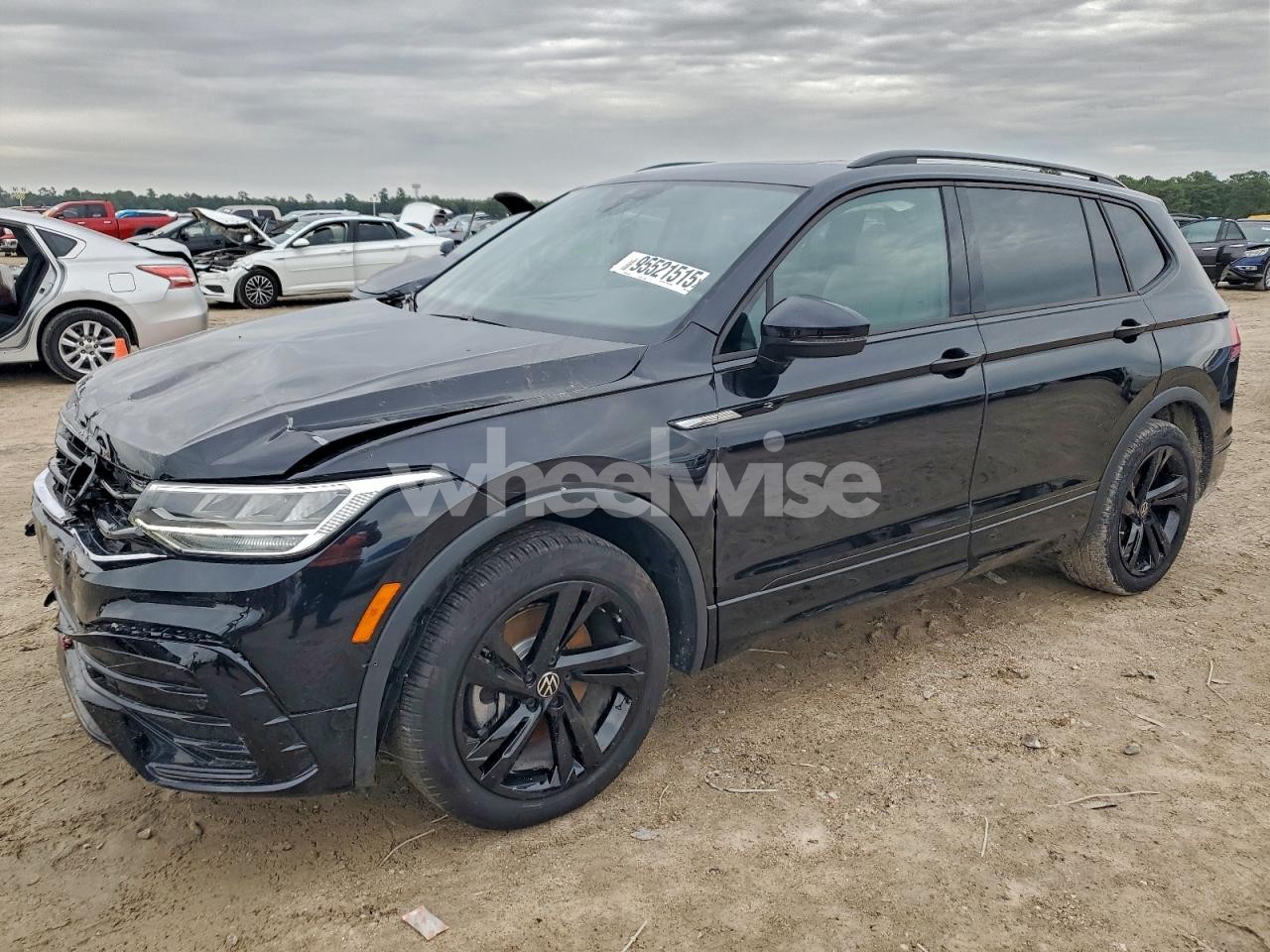 2024 VOLKSWAGEN TIGUAN SE R-LINE BLACK (VIN 3VVCB7AX9RM196608) main photo